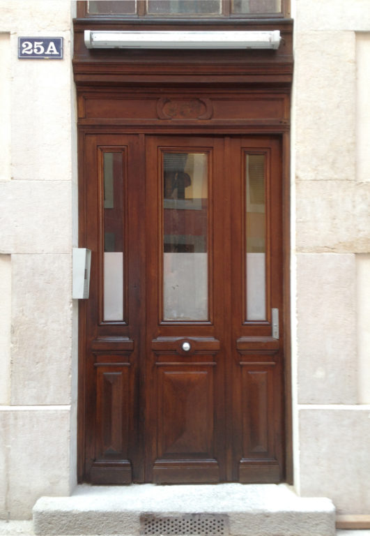 Après les travaux, une porte d'entrée
